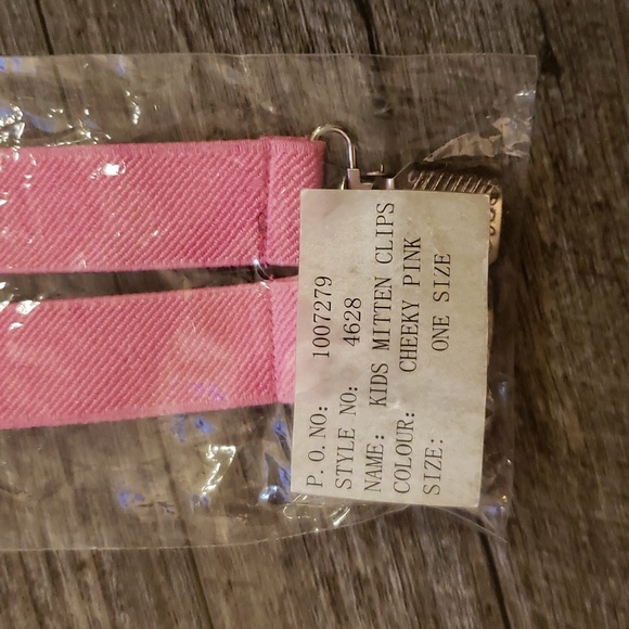 Kombi Kids Mitten Clips Cheeky Pink - Picture 5 of 5